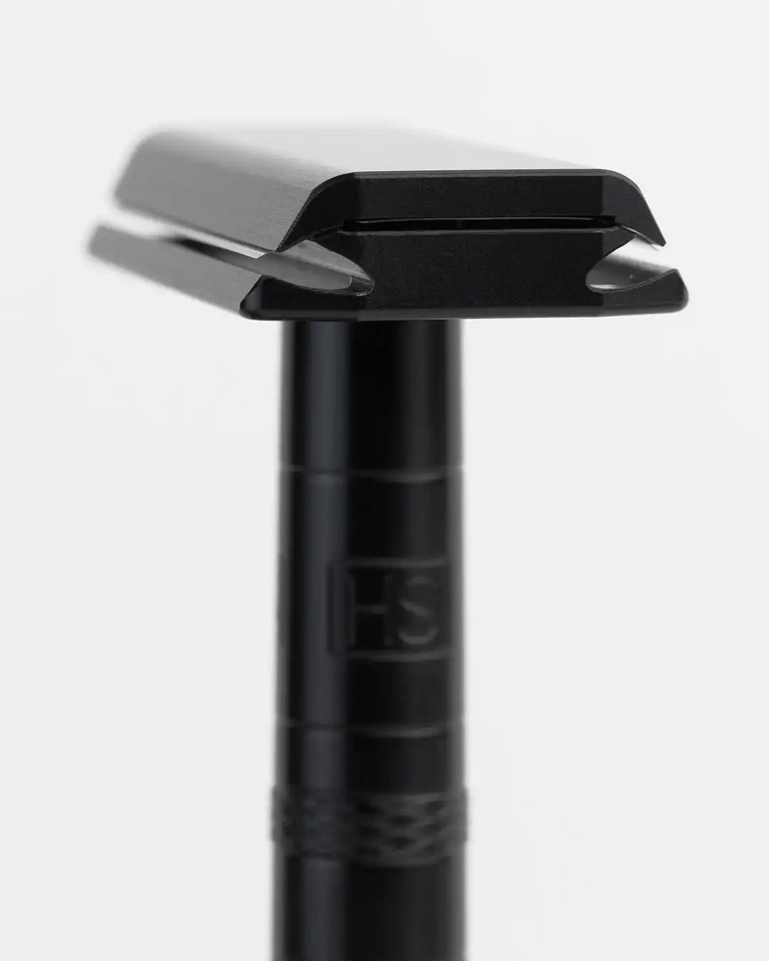 Henson AL13 in Jet Black